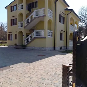 Smajlovic Appartamento Kukci