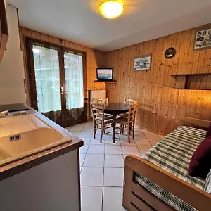 riviera-2-appartement-4-pers-skis-aux-pieds.hotels-rhonealpes.com/